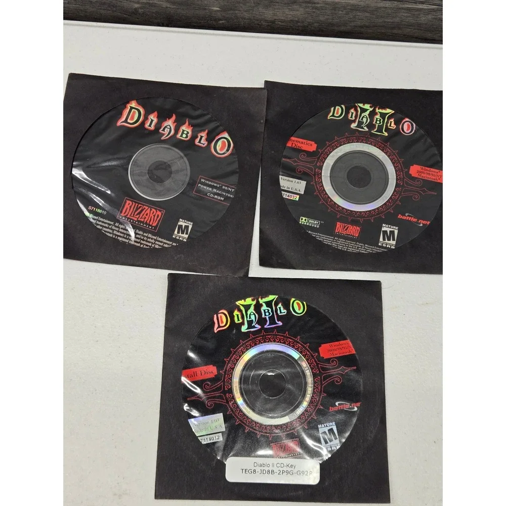 Blizzard Diablo and Diablo II PC Mac CD-ROM Game Lot with CD-Key Vintage 1990s